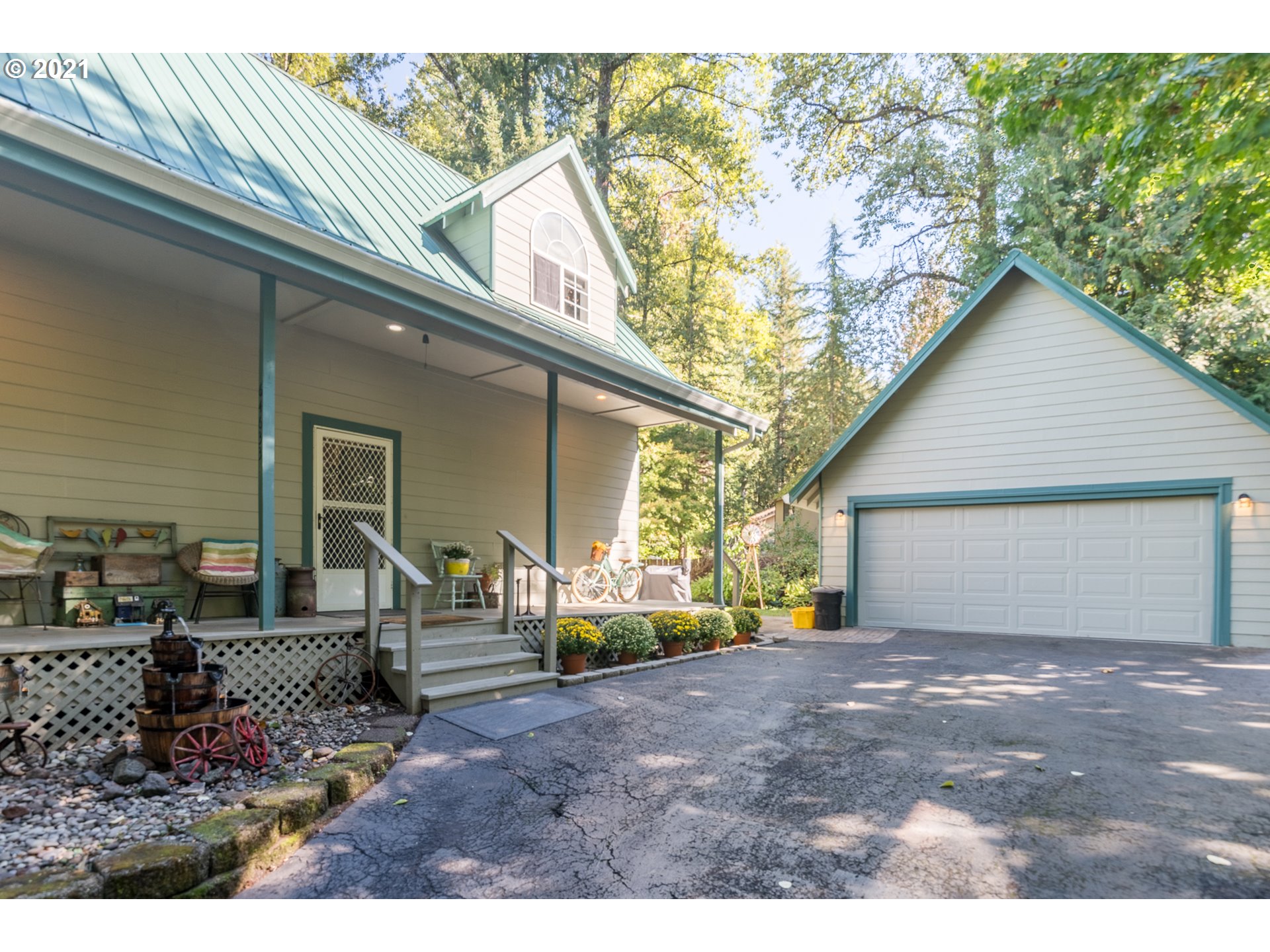 64633 East Sandy River Lane Rhododendron, OR 97049 - Photo 3 of 32 Gallery Image 3