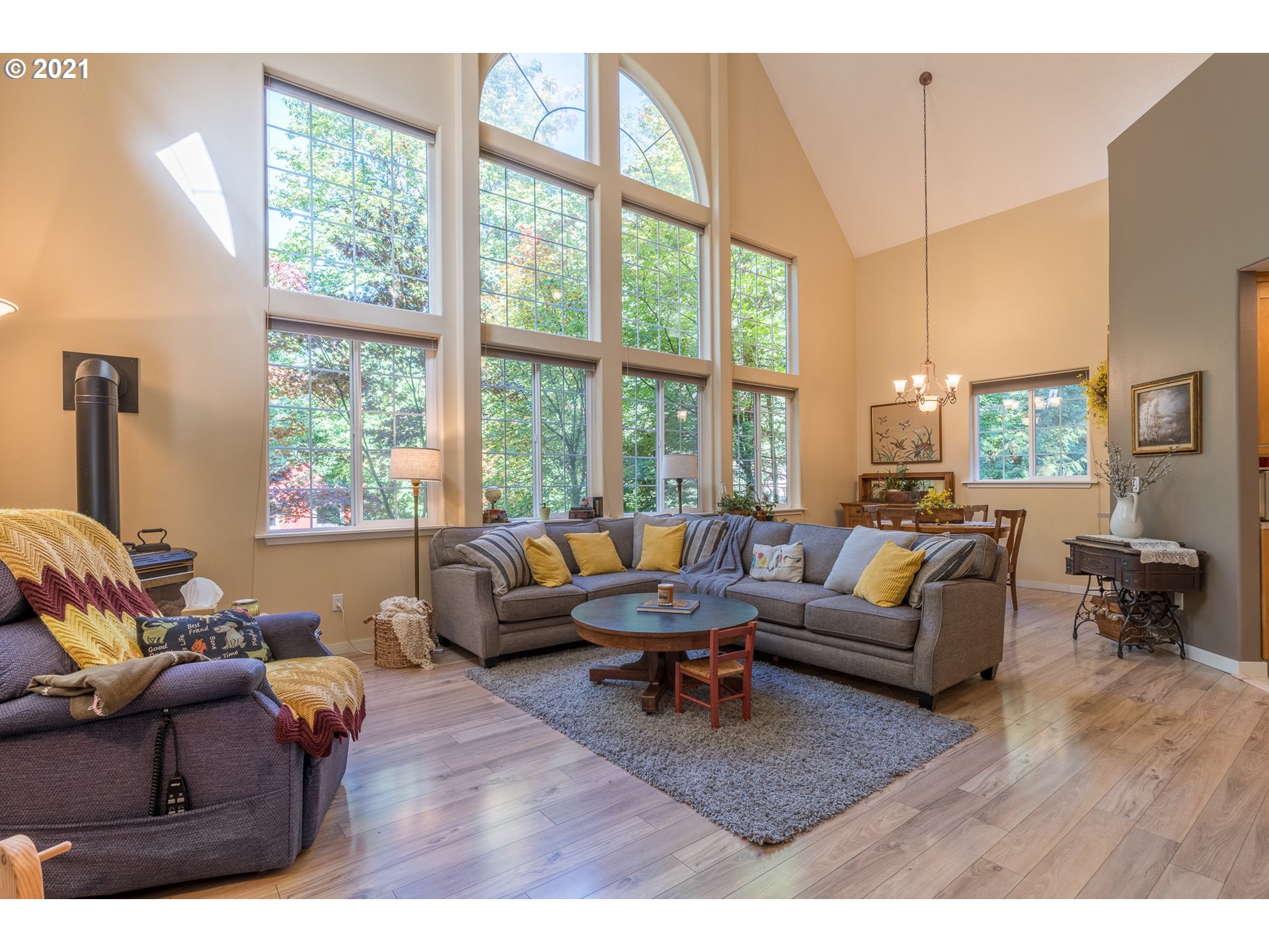 64633 East Sandy River Lane Rhododendron, OR 97049 - Photo 4 of 32 Gallery Image 4