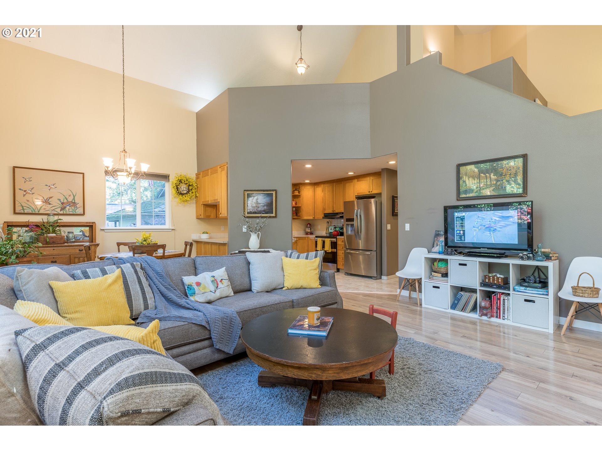 64633 East Sandy River Lane Rhododendron, OR 97049 - Photo 5 of 32 Gallery Image 5