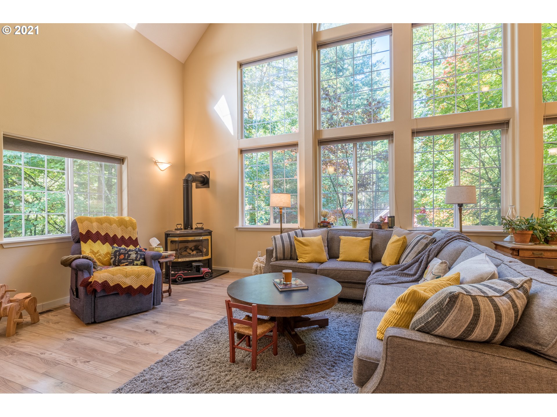 64633 East Sandy River Lane Rhododendron, OR 97049 - Photo 6 of 32 Gallery Image 6