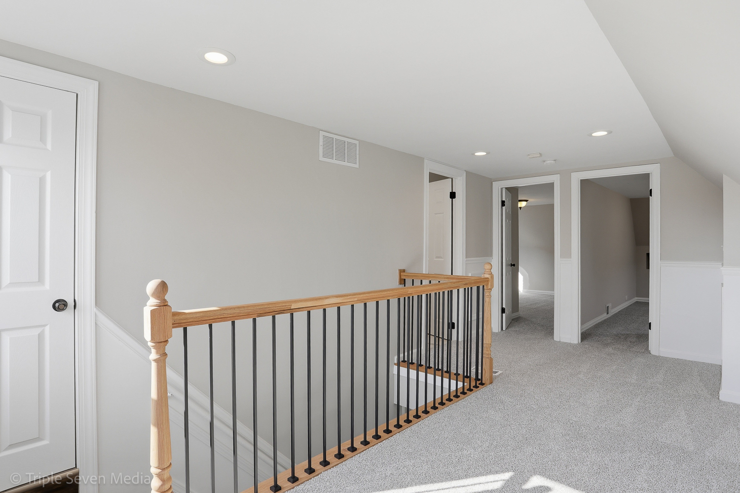 9149 South Aberdeen Street Chicago, IL 60620 - Photo 21 of 46 a view of a hallway