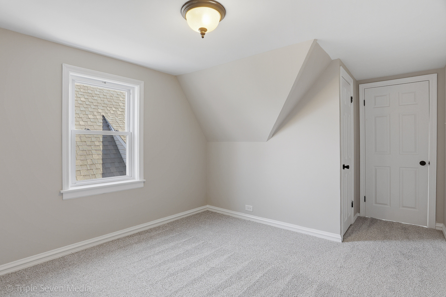9149 South Aberdeen Street Chicago, IL 60620 - Photo 26 of 46 an empty room with windows