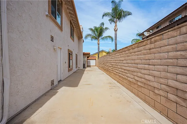 a view of a pathway along with building
