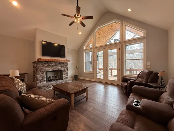 $2,900 | 445 Farmer Circle, Mineral Bluff, GA 30559