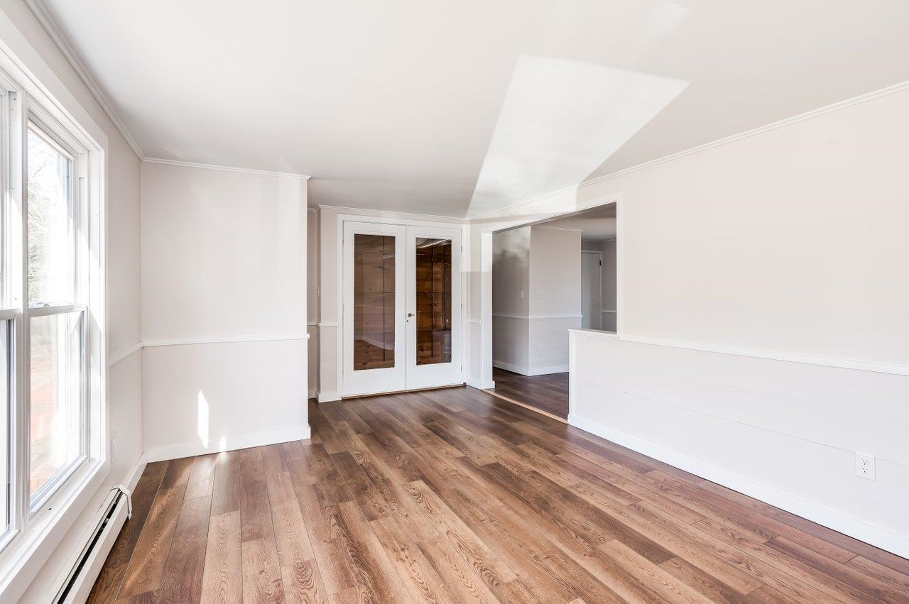 240 Amesbury Road Kensington, NH 03833 - Photo 11 of 36