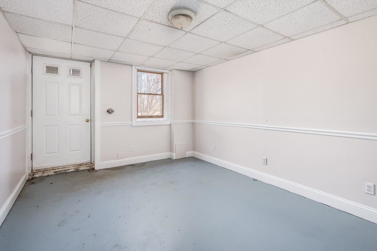 240 Amesbury Road Kensington, NH 03833 - Photo 23 of 36