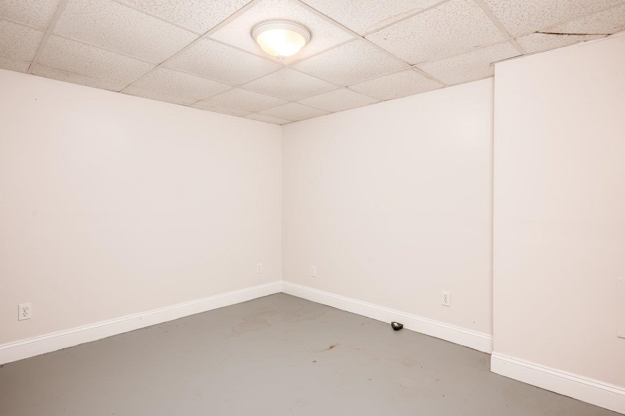 240 Amesbury Road Kensington, NH 03833 - Photo 24 of 36