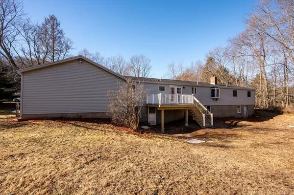 $4,333 | 240 Amesbury Road, Kensington, NH 03833