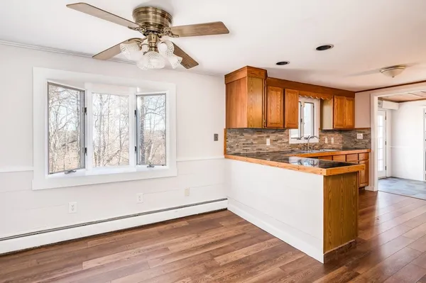 $4,333 | 240 Amesbury Road, Kensington, NH 03833