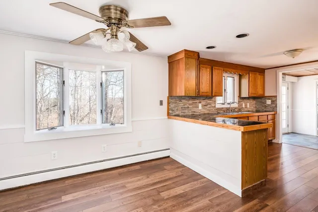 $4,333 | 240 Amesbury Road, Kensington, NH 03833