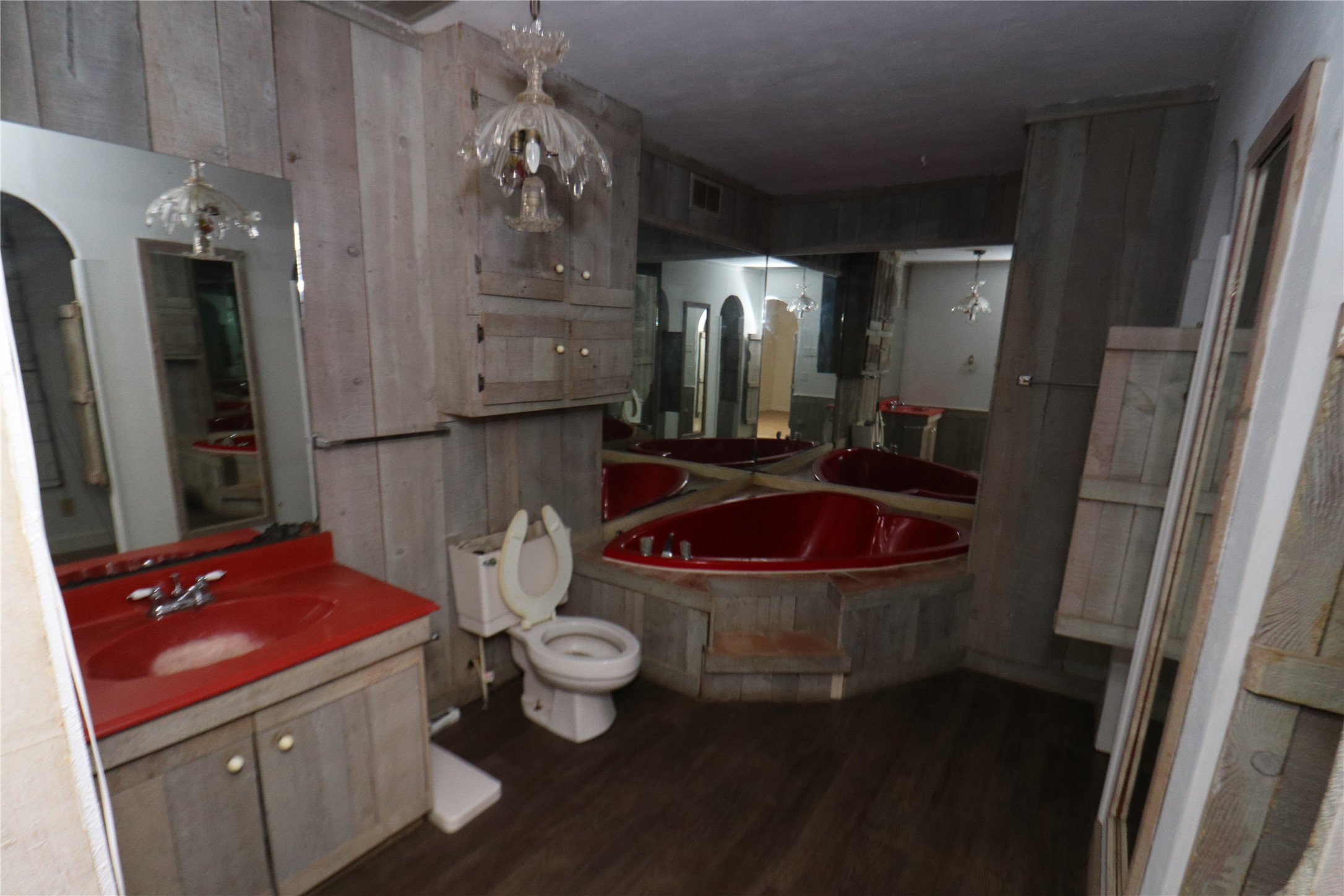 20 Ranchero Road College Station, TX 77845 - Photo 21 of 31 1st full upstairs bath