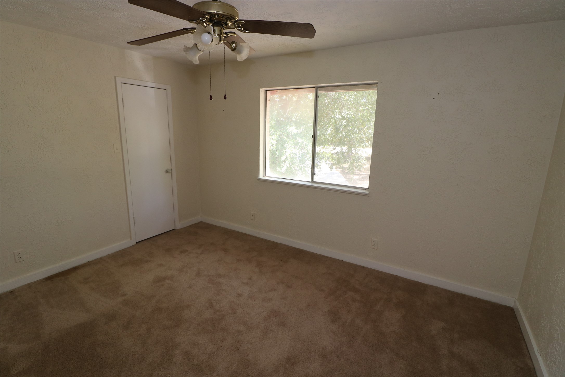 20 Ranchero Road College Station, TX 77845 - Photo 25 of 31 3rd upstairs bedroom