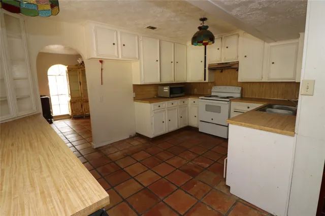 $395,000 | 20 Ranchero Road, College Station, TX 77845