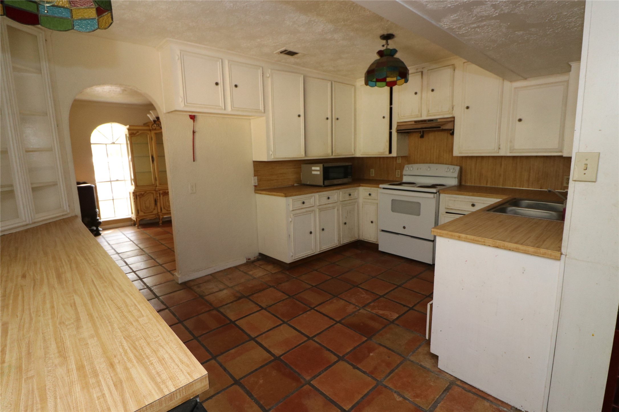 20 Ranchero Road College Station, TX 77845 - Photo 5 of 31 Kitchen...lots of space