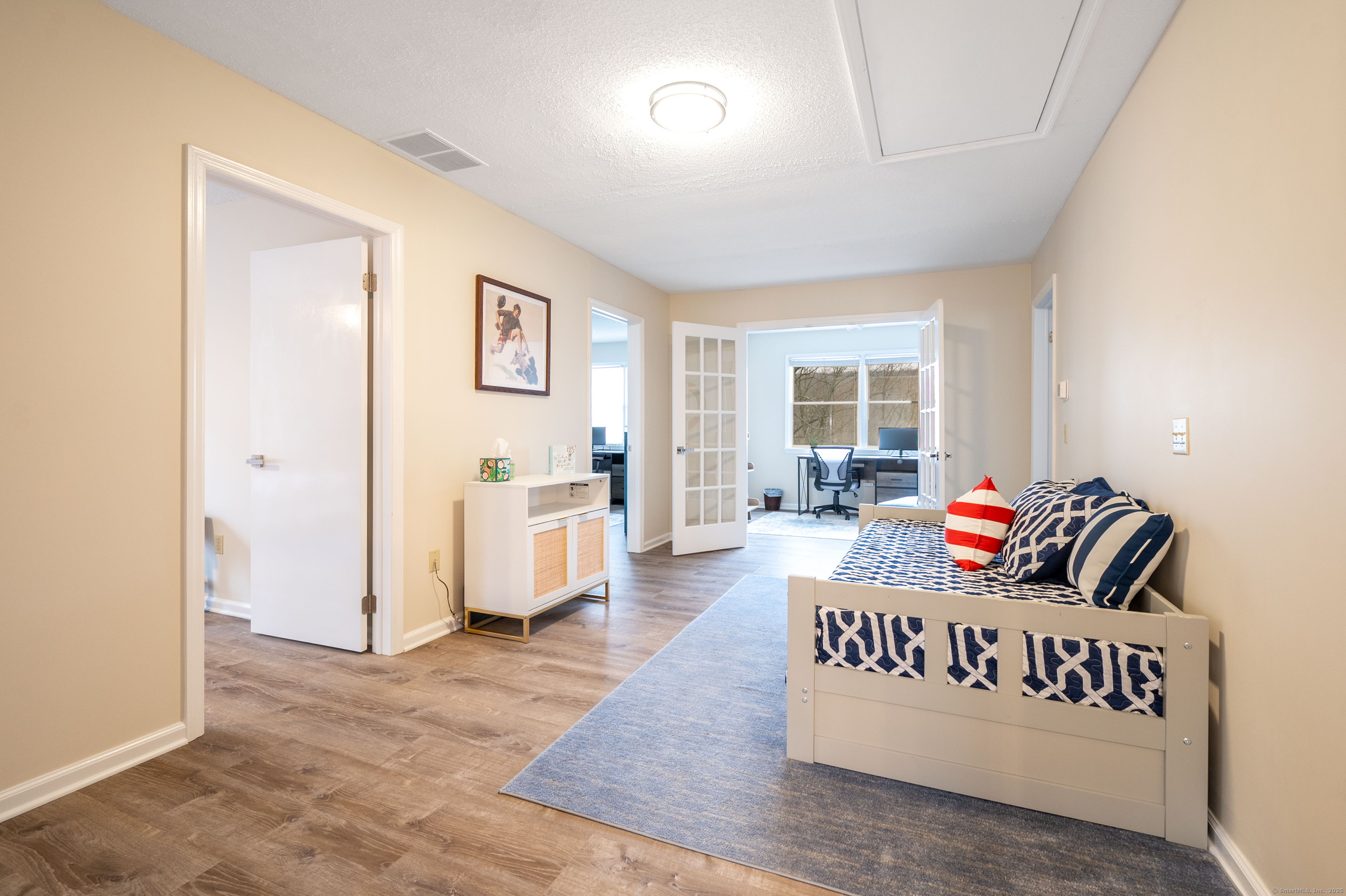 20 Musnug Road Danbury, CT 06811 - Photo 28 of 39 a view of a livingroom with furniture and window
