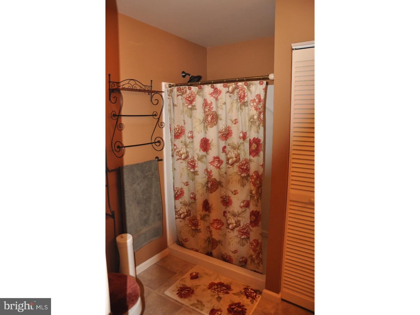 25 Plumtree Road Levittown, PA 19056 - Photo 15 of 25 Gallery Image 15