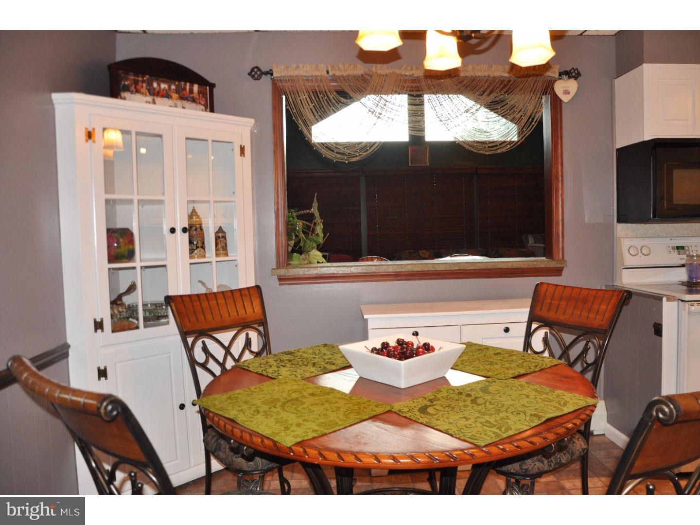 25 Plumtree Road Levittown, PA 19056 - Photo 8 of 25 Gallery Image 8