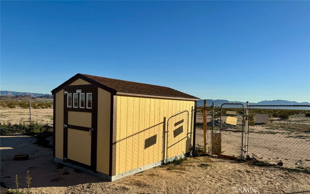 4759 Pinto Mountain Road Twentynine Palms, CA 92277 - Photo 21 of 21 a view of a balcony