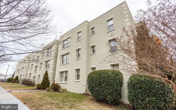 $1,800 | 4405 1st Place Northeast, Unit 32, Washington, DC 20011