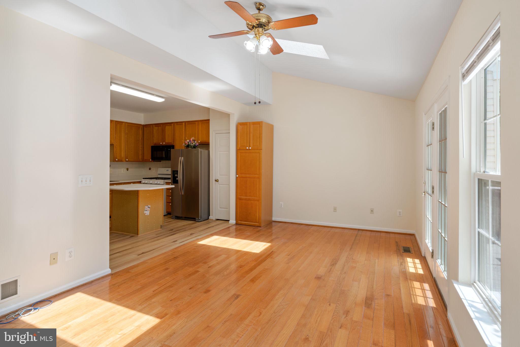 14220 Glade Spring Drive Centreville, VA 20121 - Photo 11 of 35