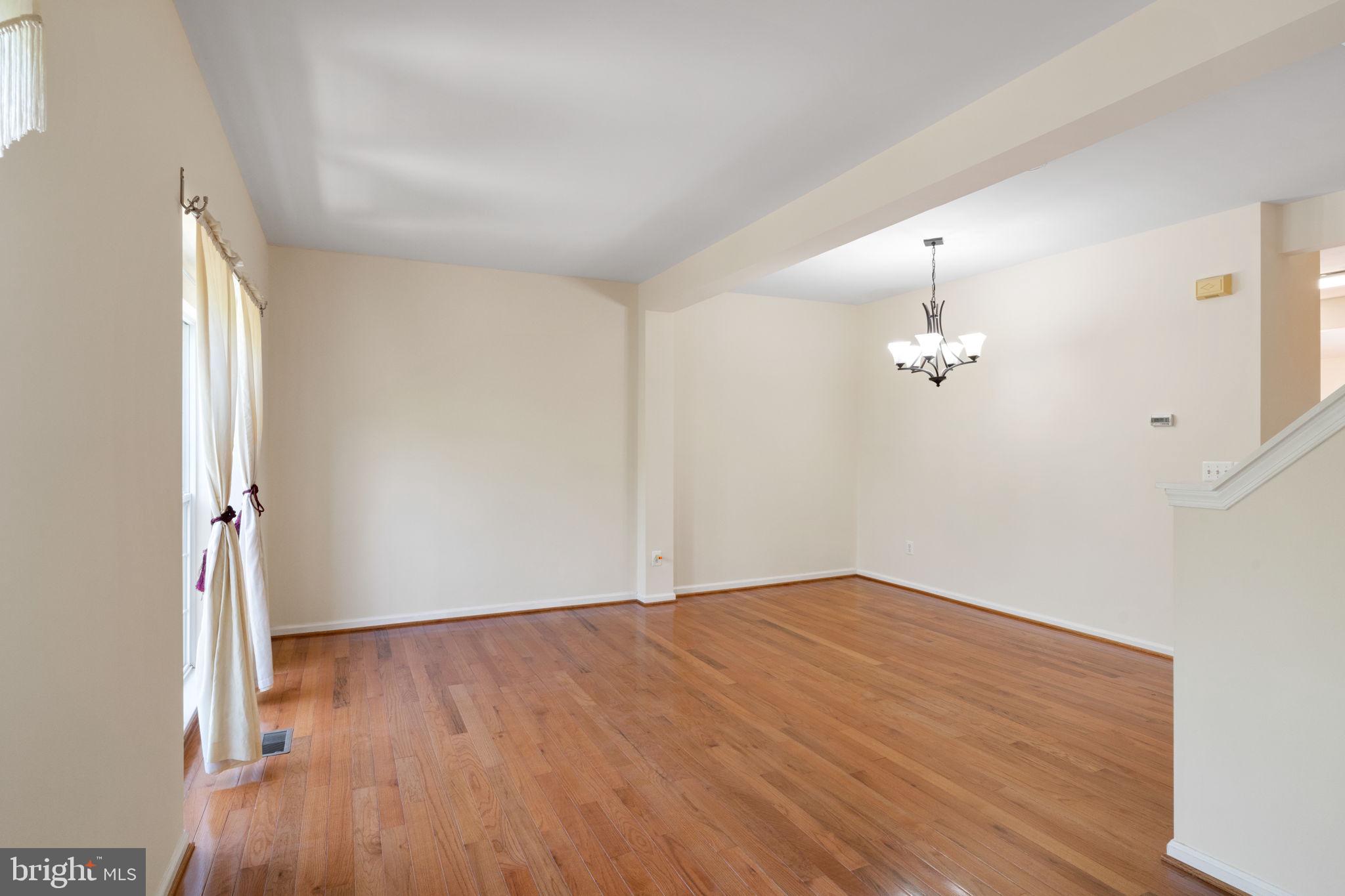 14220 Glade Spring Drive Centreville, VA 20121 - Photo 17 of 35