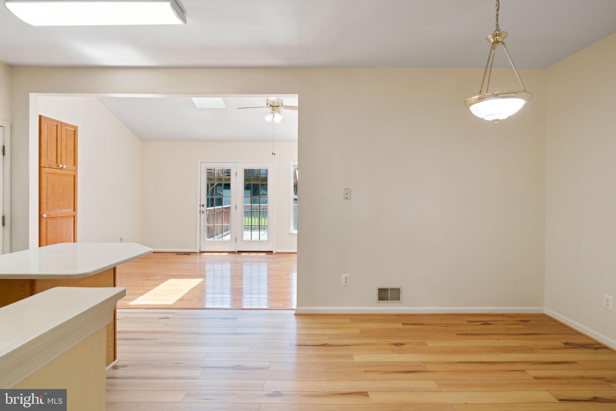 14220 Glade Spring Drive Centreville, VA 20121 - Photo 24 of 35