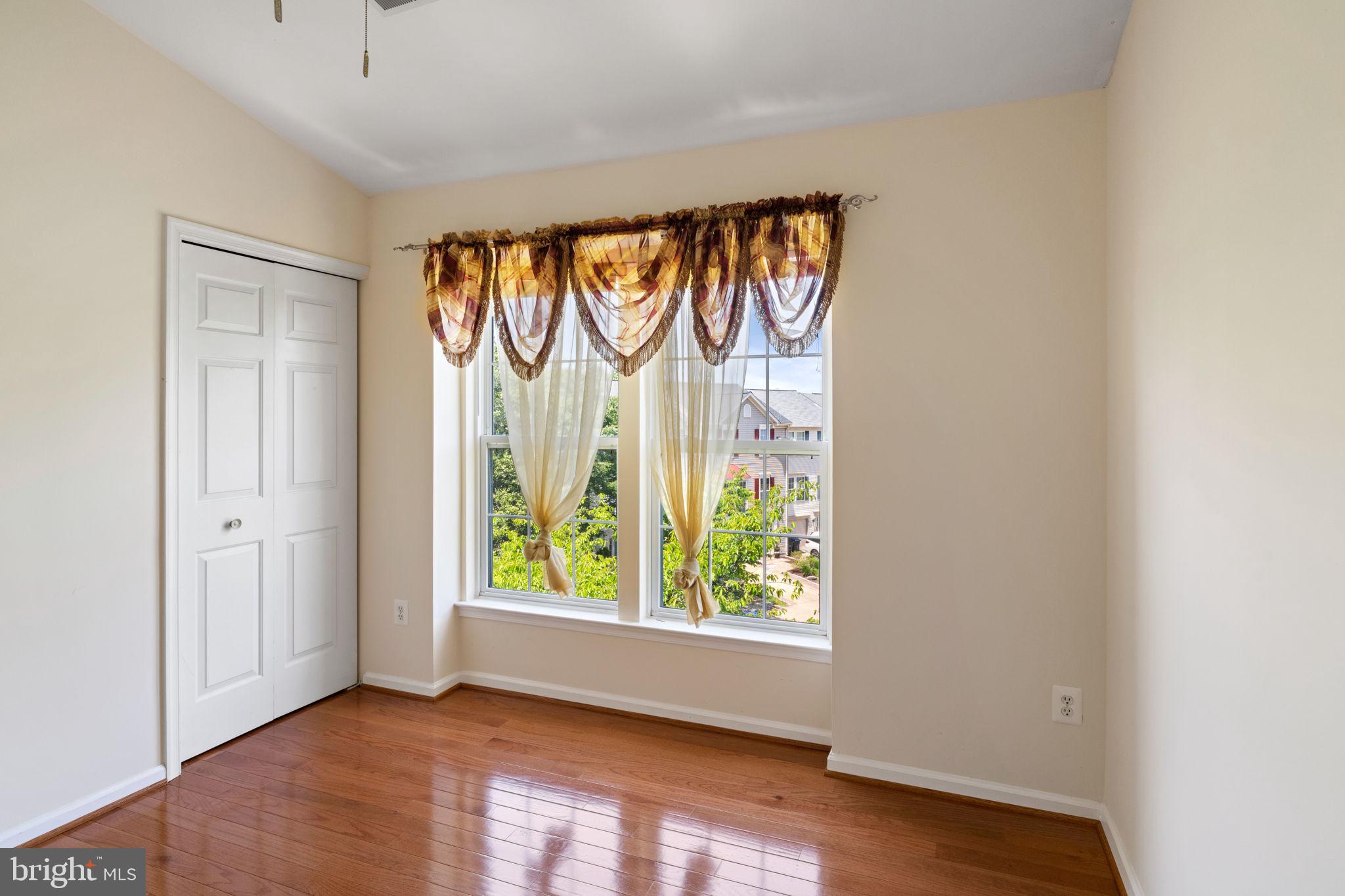 14220 Glade Spring Drive Centreville, VA 20121 - Photo 25 of 35