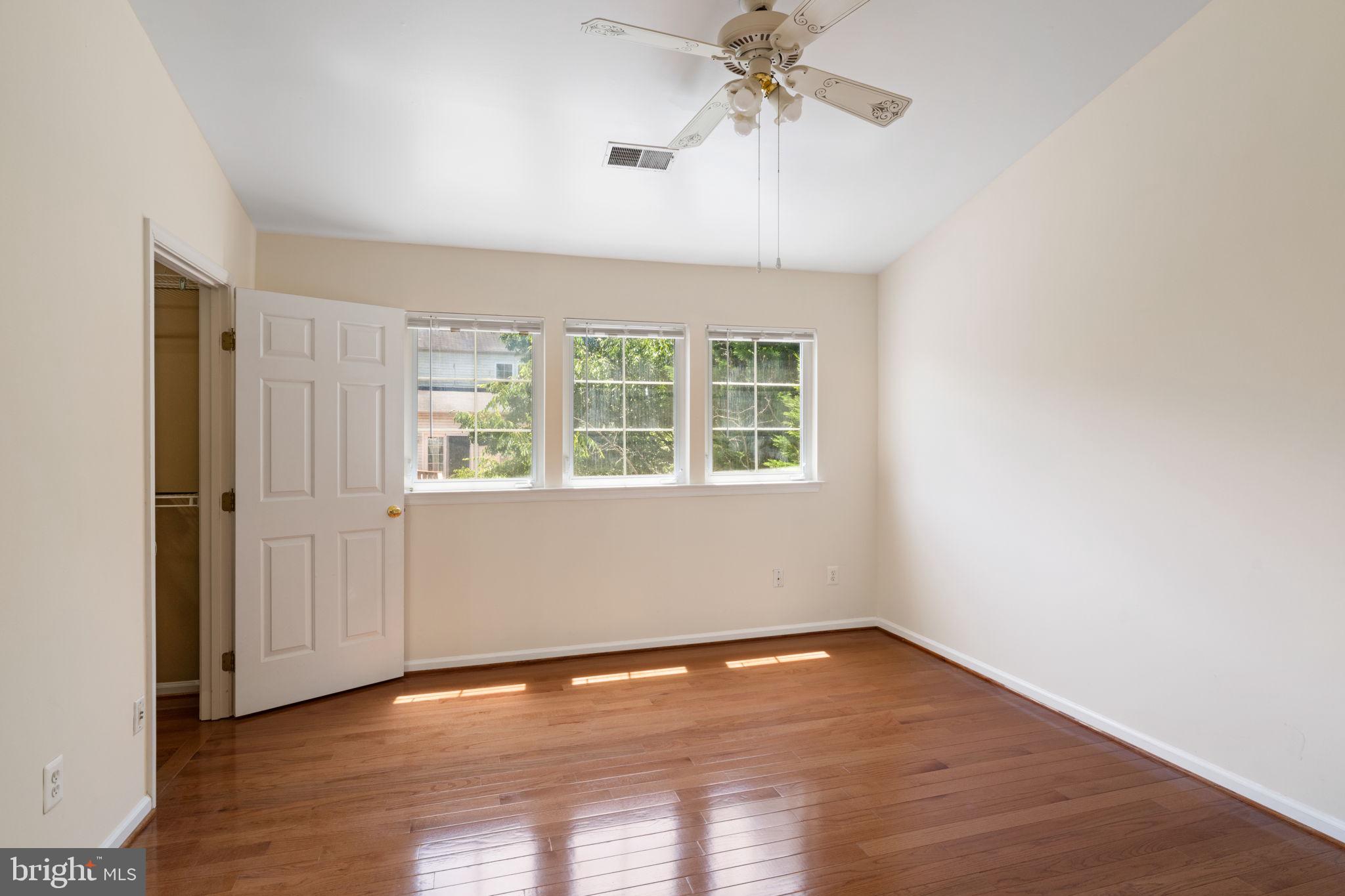 14220 Glade Spring Drive Centreville, VA 20121 - Photo 27 of 35