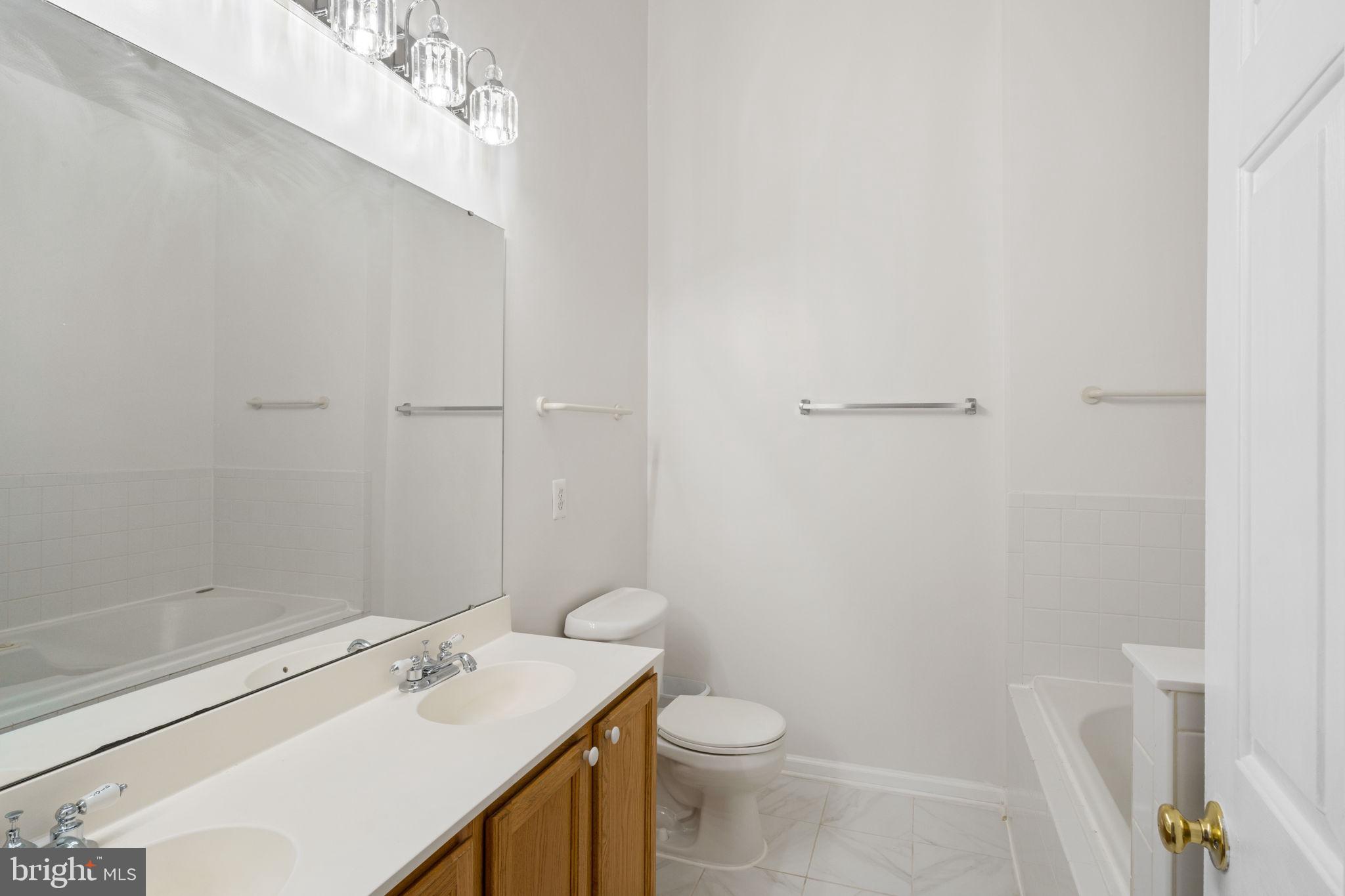 14220 Glade Spring Drive Centreville, VA 20121 - Photo 30 of 35