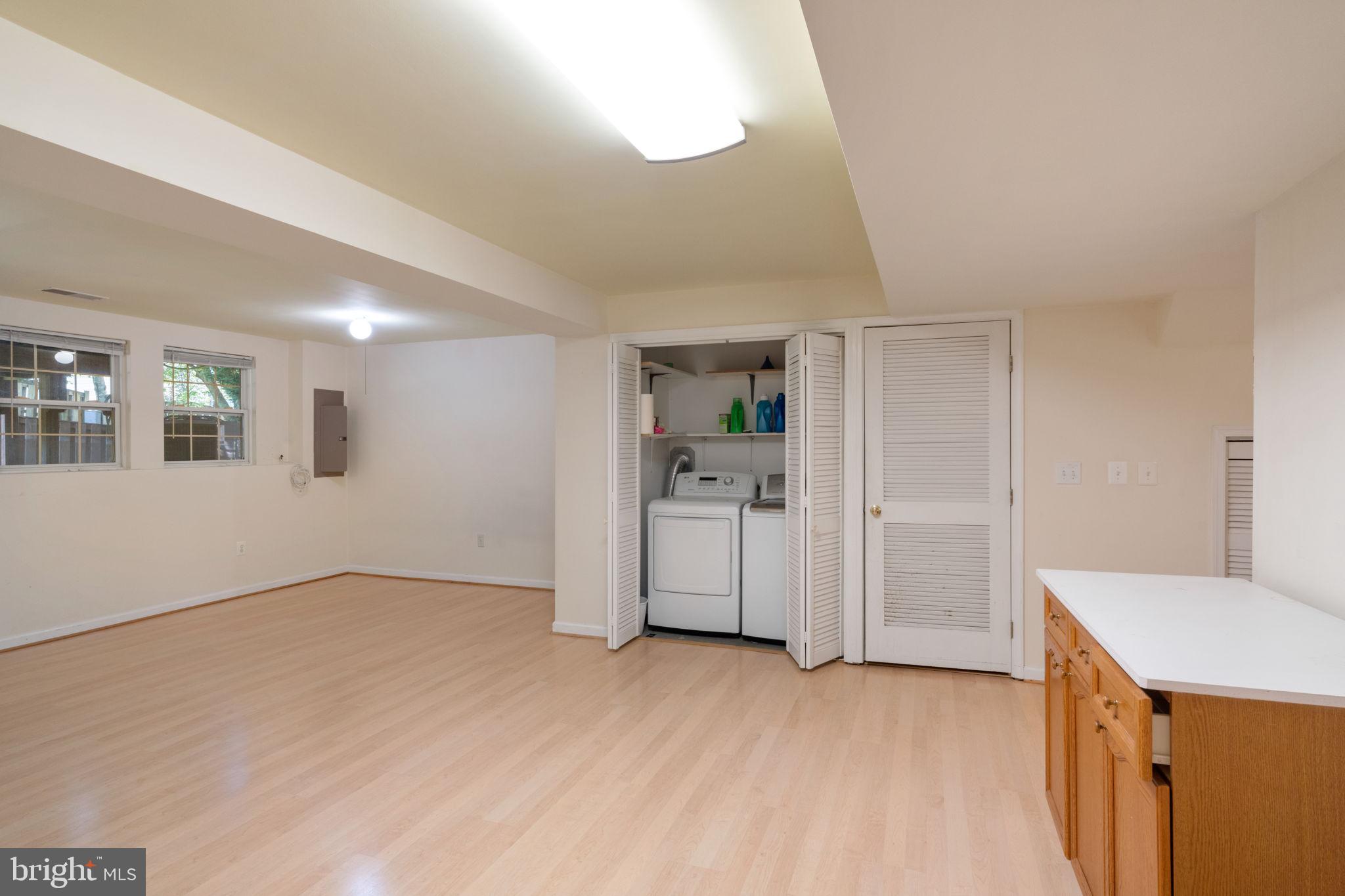 14220 Glade Spring Drive Centreville, VA 20121 - Photo 8 of 35