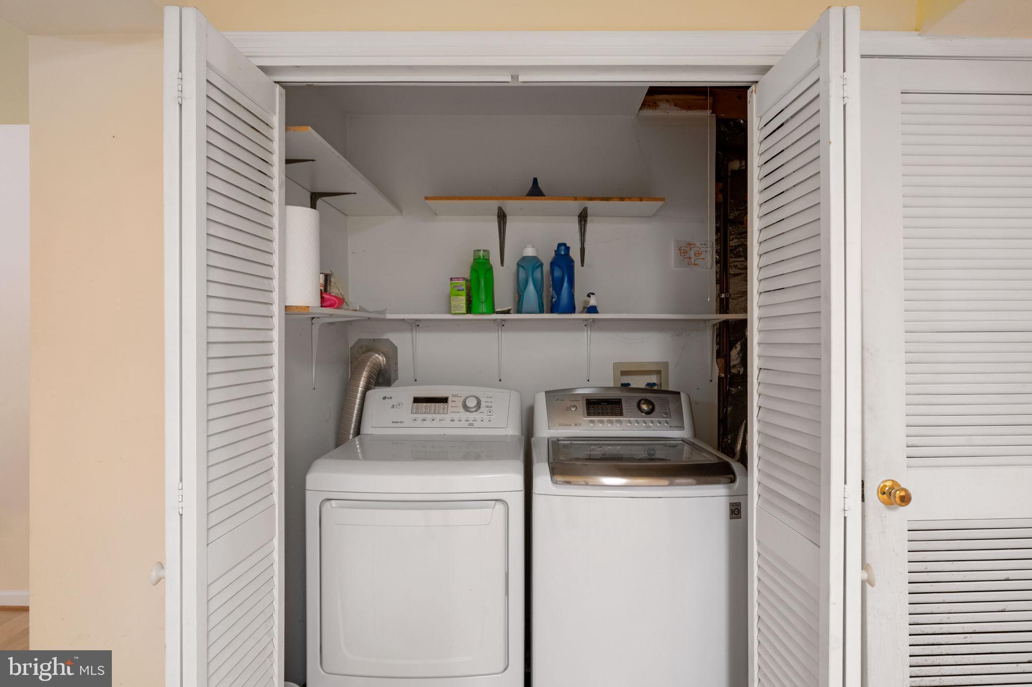 14220 Glade Spring Drive Centreville, VA 20121 - Photo 9 of 35