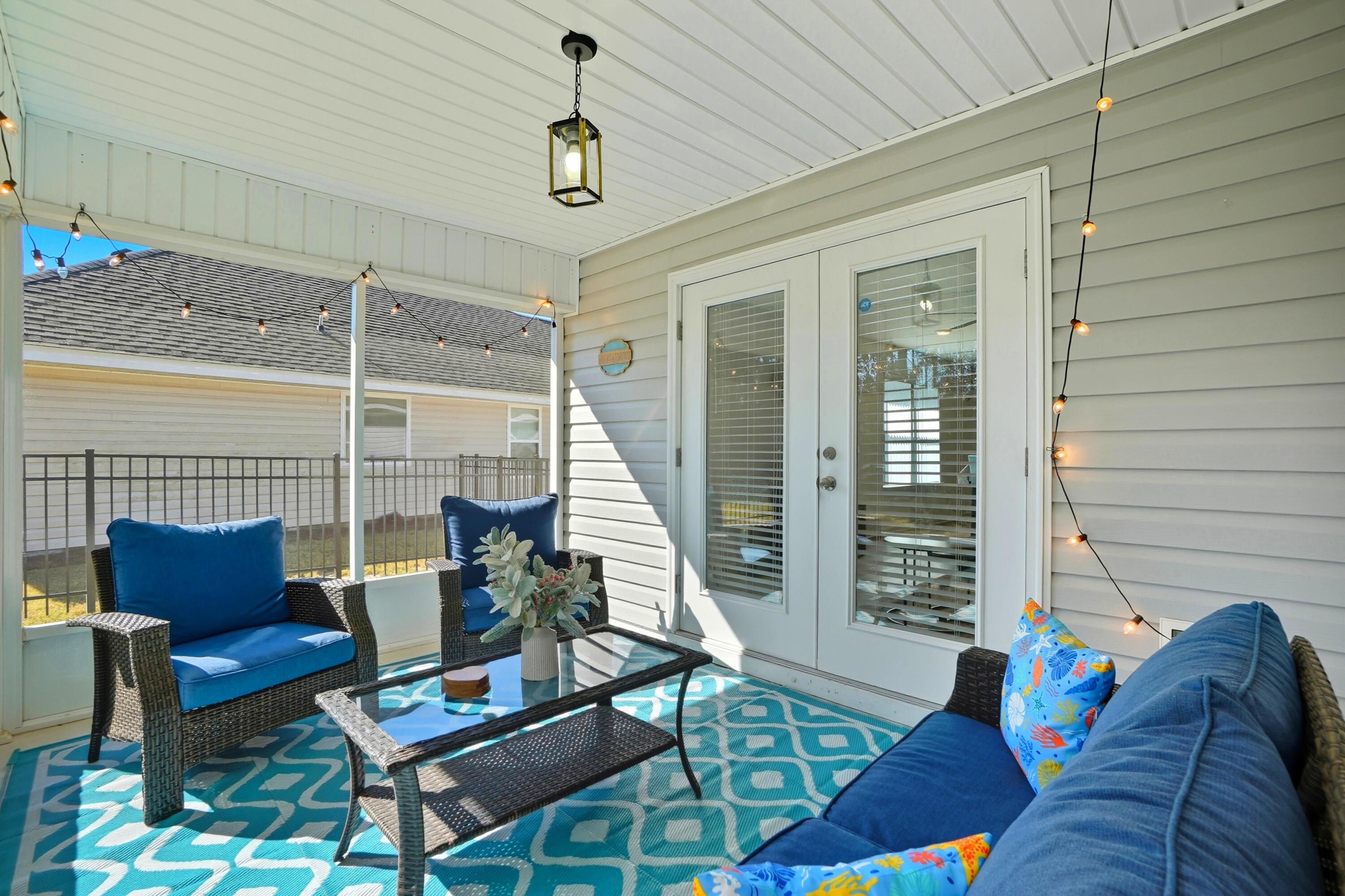 473 Earl Godwin Road Freeport, FL 32439 - Photo 15 of 29 a outdoor living space with furniture