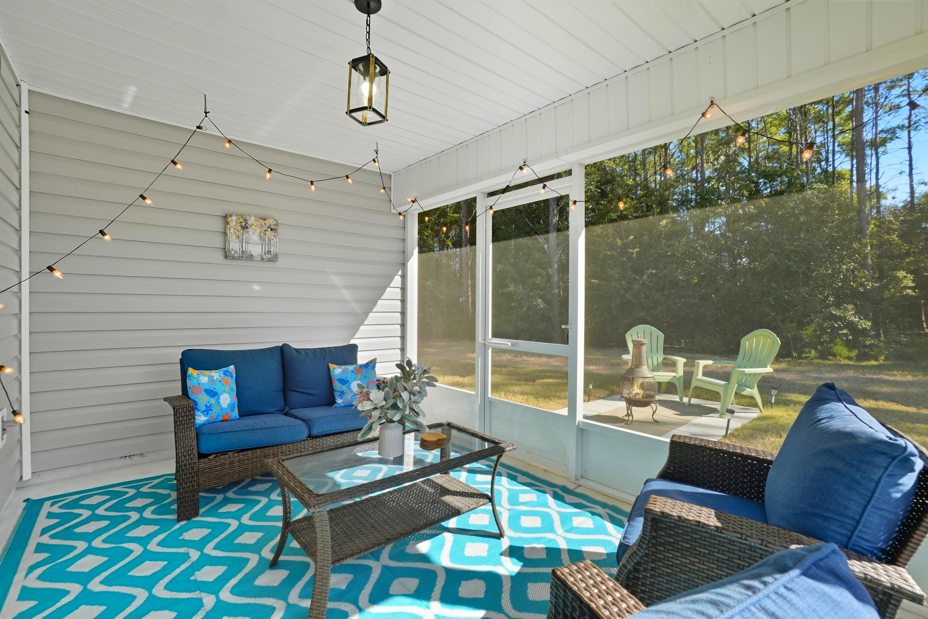 473 Earl Godwin Road Freeport, FL 32439 - Photo 16 of 29 a outdoor living space with furniture