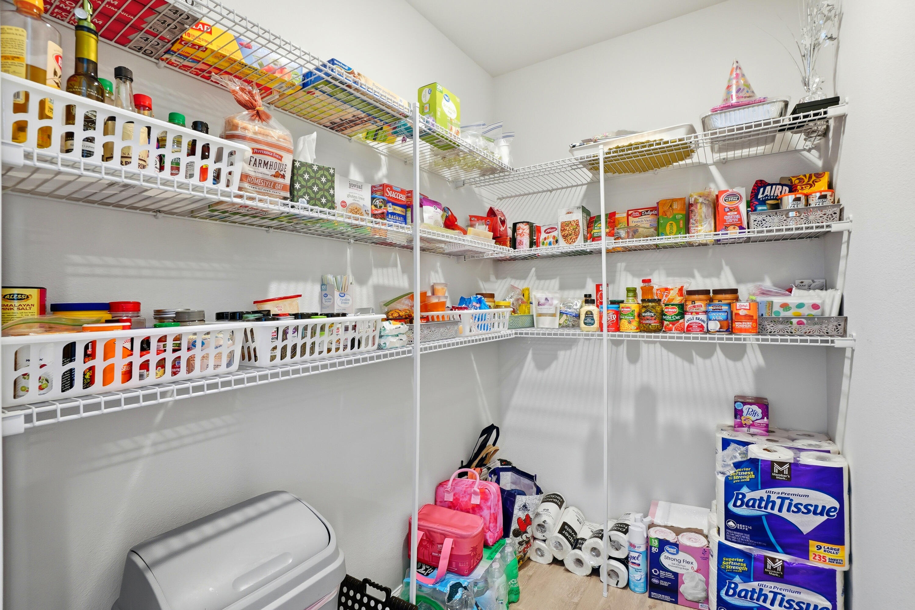 473 Earl Godwin Road Freeport, FL 32439 - Photo 8 of 29 a utility room with stainless steel appliances