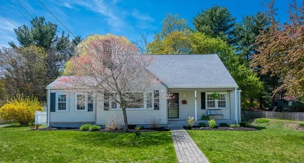 $689,900 | 14 Knollwood Drive, Shrewsbury, MA 01545
