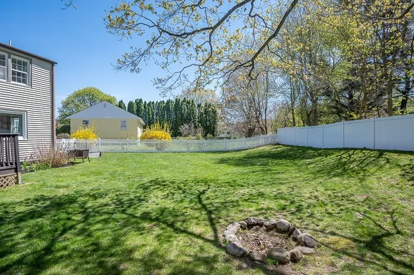 $689,900 | 14 Knollwood Drive, Shrewsbury, MA 01545