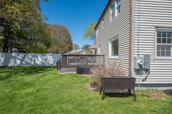 $689,900 | 14 Knollwood Drive, Shrewsbury, MA 01545