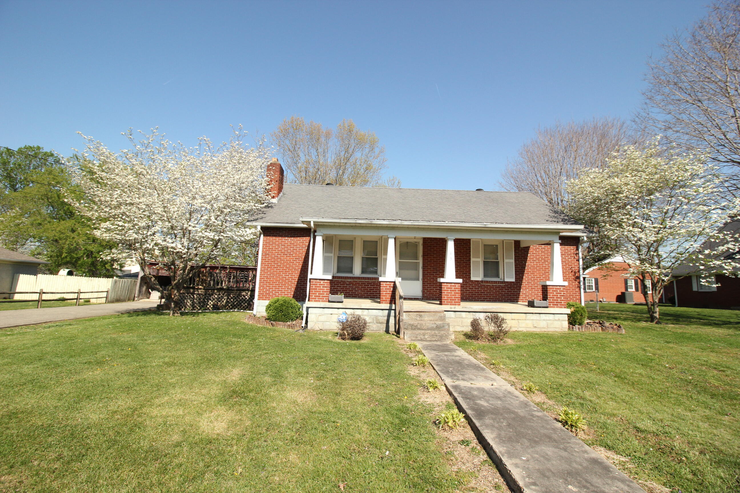 43 Foster Street Liberty, KY 42539 - Photo 3 of 22 IMG_2540