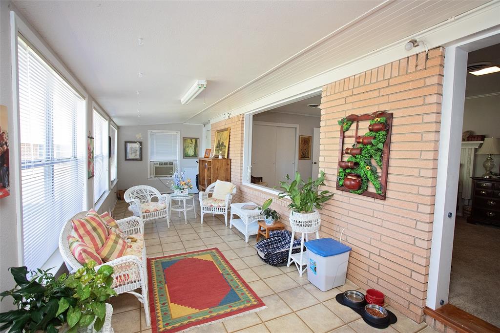 914 Fairview Street Graham, TX 76450 - Photo 6 of 17