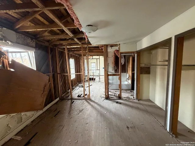 a view of a storage & utility room