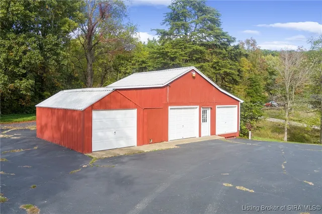 $2,300 | 2190 2 Mile Lane, New Albany, IN 47150