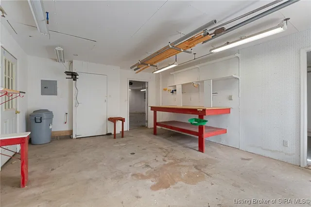 $2,300 | 2190 2 Mile Lane, New Albany, IN 47150