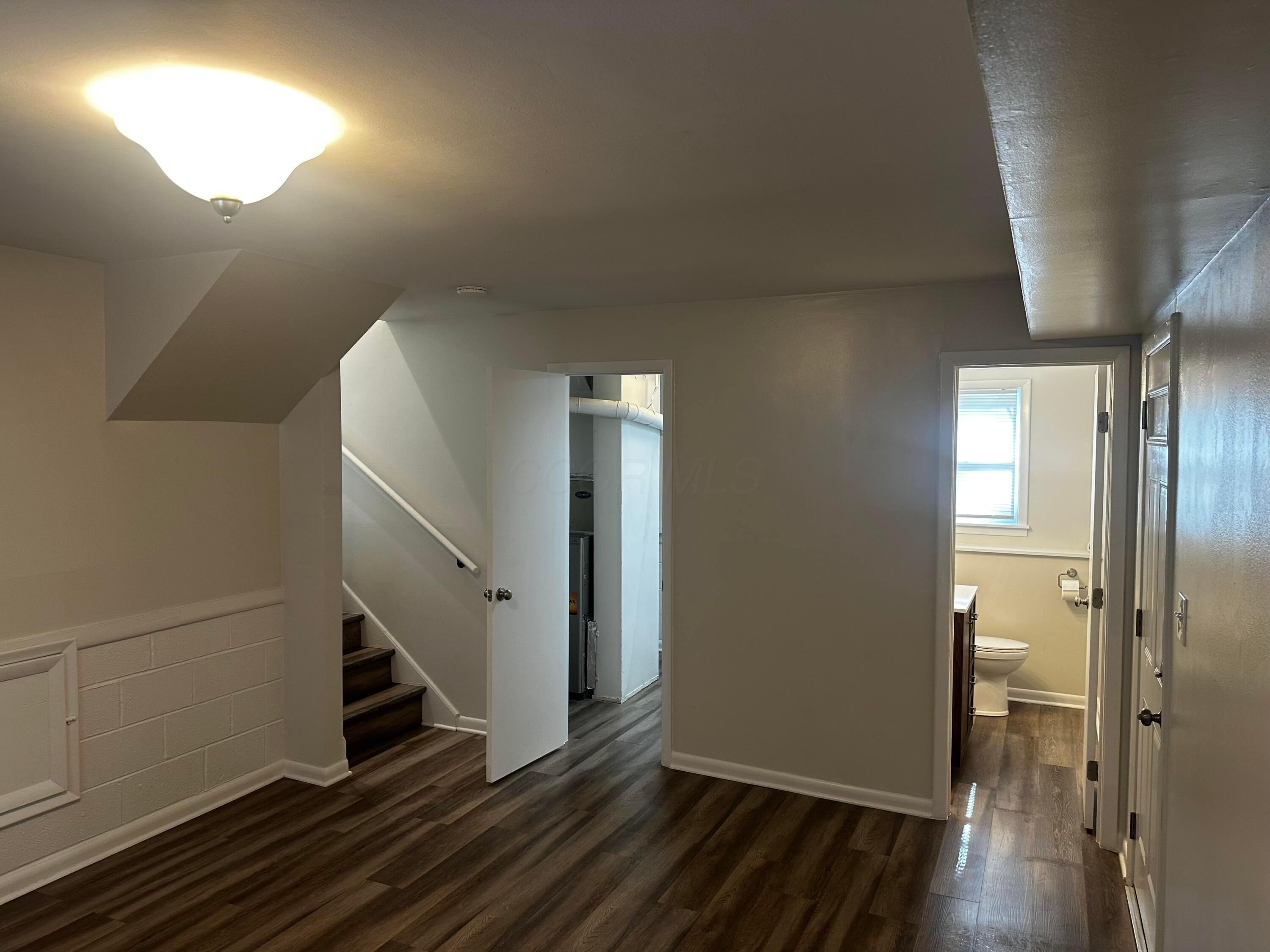 1585 Shady Lane Road Columbus, OH 43227 - Photo 9 of 12