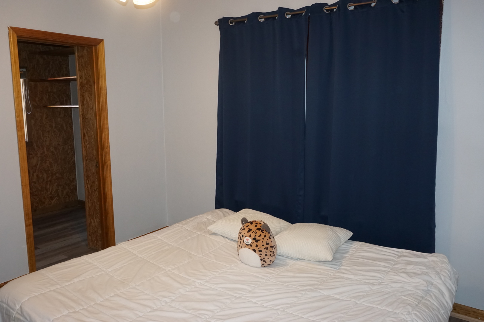 14542 Turner Avenue Midlothian, IL 60445 - Photo 12 of 22 a bedroom with a bed and a window