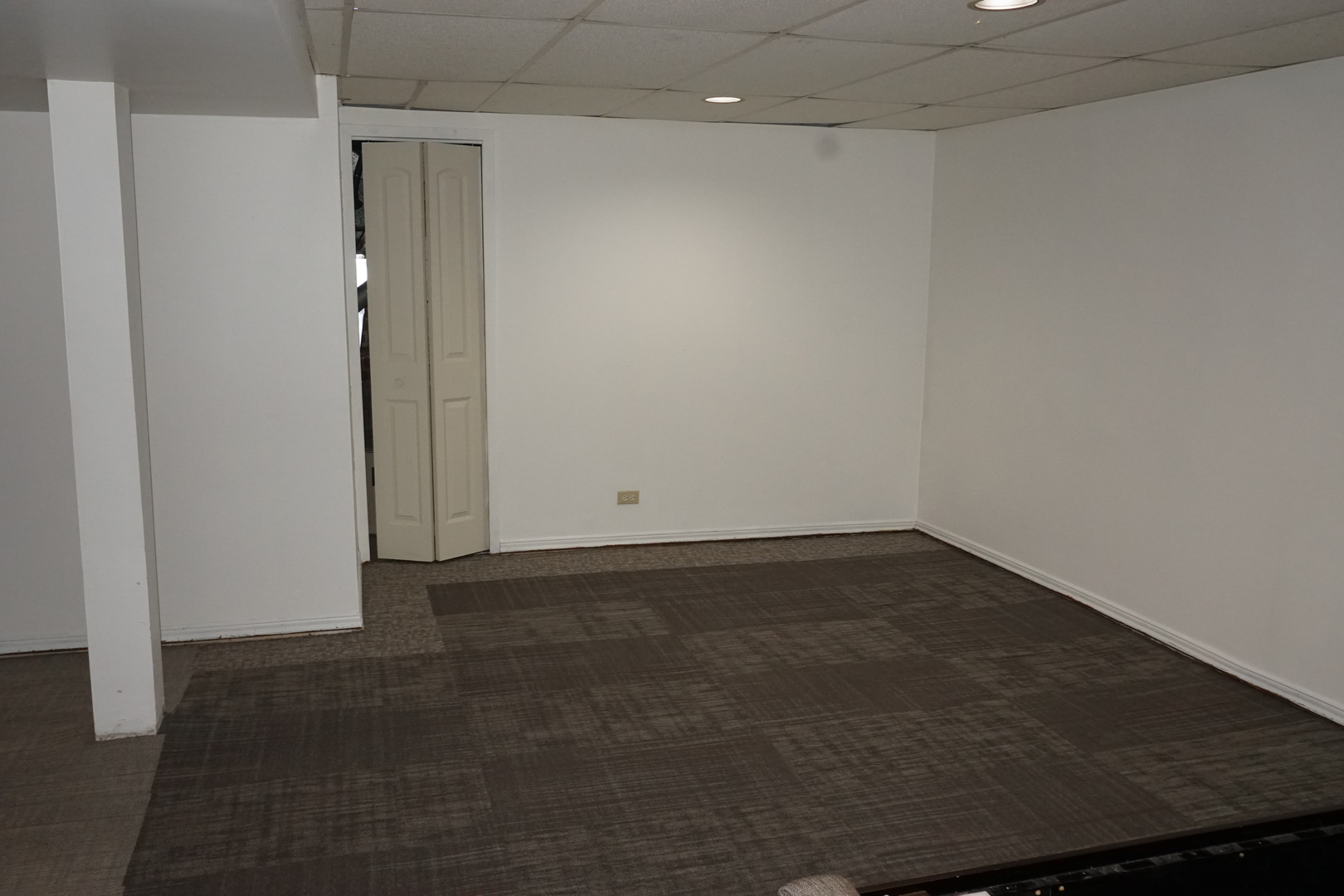 14542 Turner Avenue Midlothian, IL 60445 - Photo 15 of 22 a view of an empty room