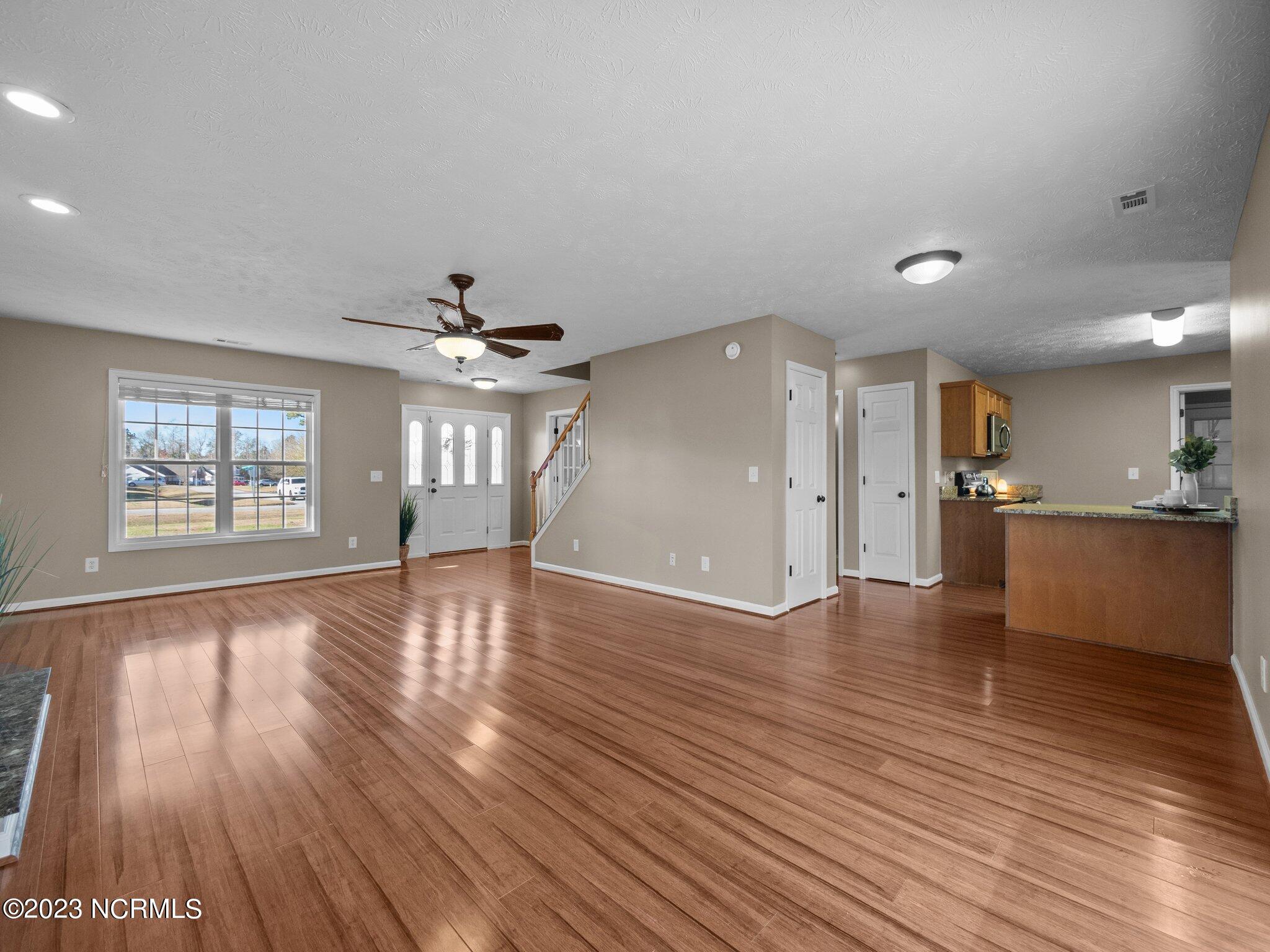 170 East Ridge Court Jacksonville, NC 28540 - Photo 23 of 52 23-web-or-mls-M1B12233