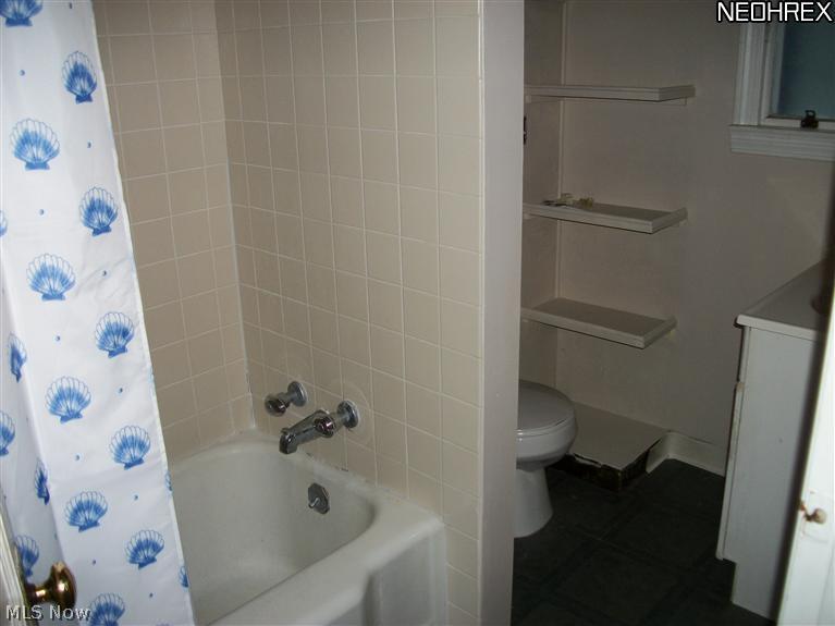 90 Vincent Road Northfield, OH 44067 - Photo 6 of 13 Gallery Image 6