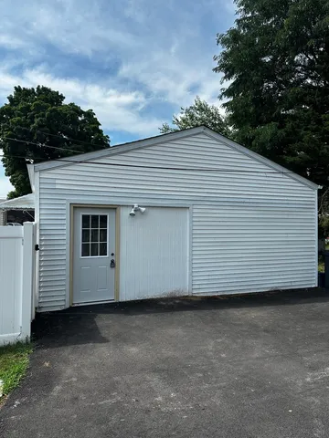 $850 | 710 1/2 Liberty Street, Morris, IL 60450