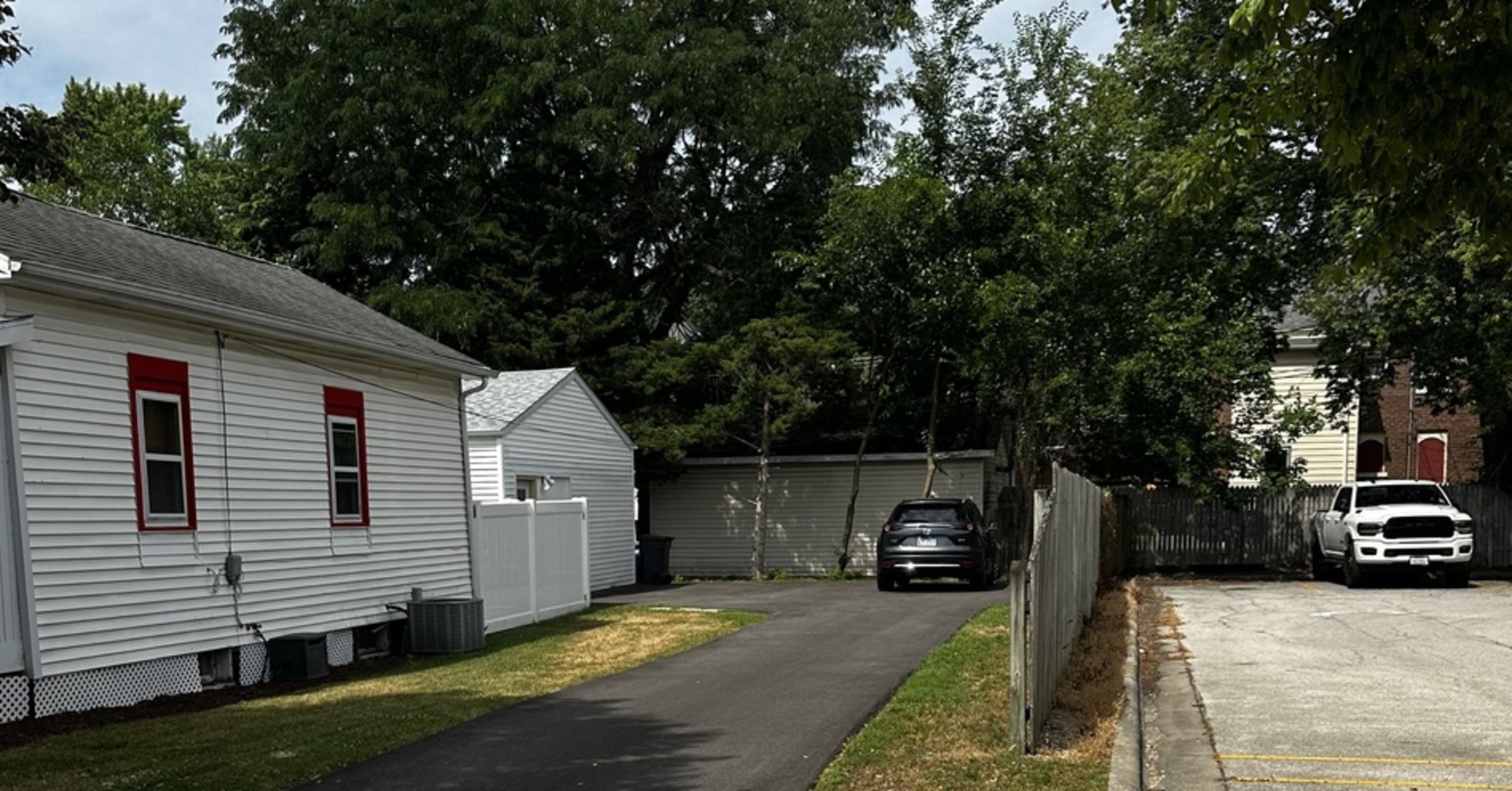 710 1/2 Liberty Street Morris, IL 60450 - Photo 10 of 10 a view of a car park in front of a house