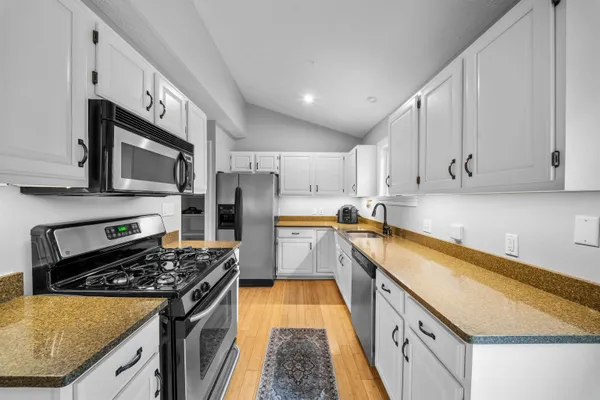$639,900 | 124 Spinnaker Way, Portsmouth, NH 03801